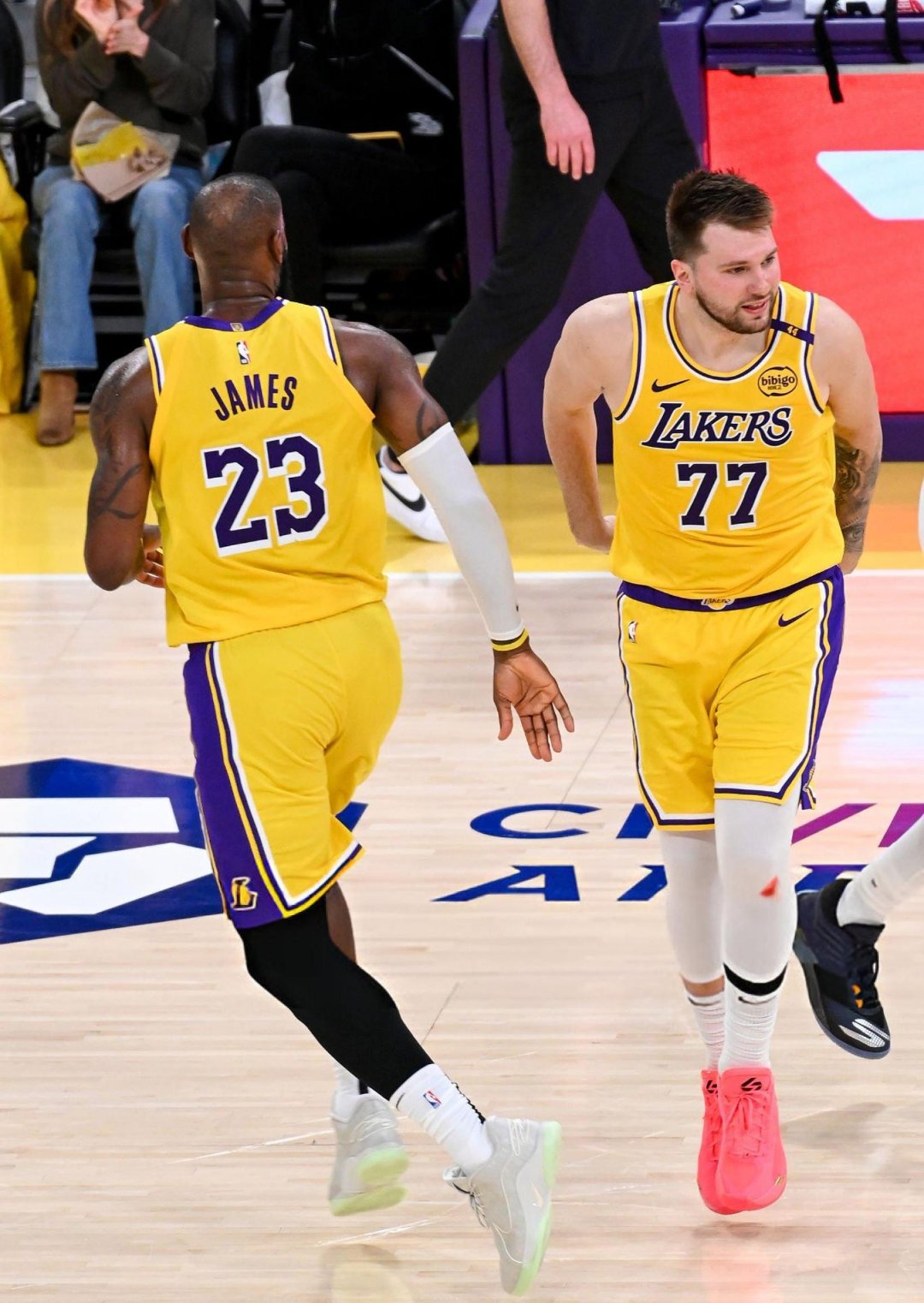 包含国际比赛日NBA季后赛焦点战，马赛状态回暖，气氛紧张，资深球员宣示担当的词条