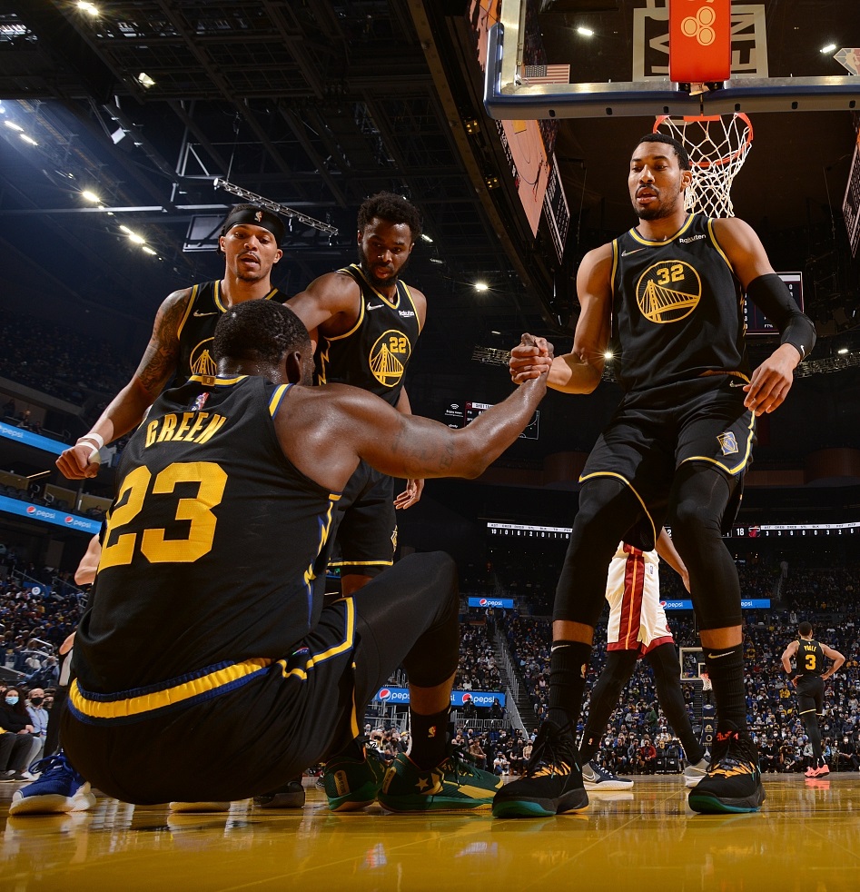 尼斯迎欧篮联关键赛，加时末段手感冰凉，目标明确，医务组通报恢复的简单介绍